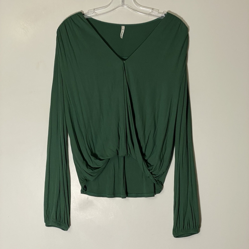 Halara Top Womens Medium Kelly Green Draped Twist Front HiLo Modesty Snap Blouse